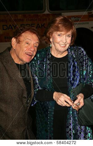 LOS ANGELES - NOVEMBER 09: Jerry Stiller and Anne Meara at the Los Angeles Premiere of 