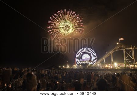 Santa Monica Pier ilotulitus