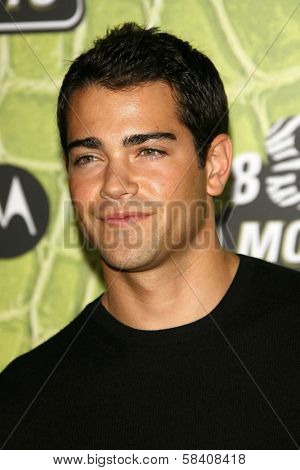LOS ANGELES - NOVEMBER 02: Jesse Metcalfe at the Motorola 8th Anniversary Party at Hollywood Palladium on November 02, 2006 in Hollywood, CA.