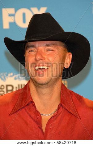 LAS VEGAS - DECEMBER 04: Kenny Chesney in the press room at the 2006 Billboard Music Awards, MGM Grand Hotel December 04, 2006 in Las Vegas, NV