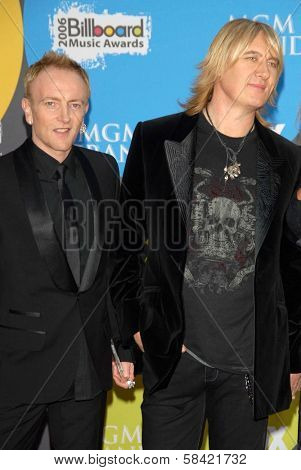 LAS VEGAS - DECEMBER 04: Phil Collen and Joe Elliott arriving at the 2006 Billboard Music Awards, MGM Grand Hotel December 04, 2006 in Las Vegas, NV