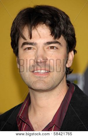 LAS VEGAS - DECEMBER 04: Ron Livingston arriving at the 2006 Billboard Music Awards, MGM Grand Hotel December 04, 2006 in Las Vegas, NV