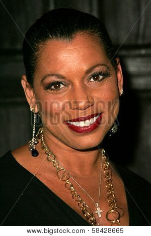 HOLLYWOOD - DECEMBER 07: Rolonda Watts at Howard Fine's Ball of Fire December 07, 2006 in Boardners, Hollywood, CA.