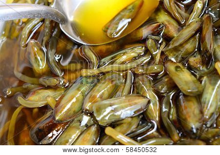 Lamp Shell Boiled With Sweet And Salt Sauce