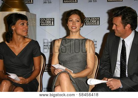 BEVERLY HILLS - DECEMBER 14: Rosario Dawson with Jessica Biel and Matthew Perry at the Nomination Announcement For The 64th Annual Golden Globe Awards on December 14 2006 Beverly Hilton, Beverly Hills