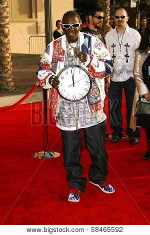 LOS ANGELES - NOVEMBER 21: Flavor Flav at the 34th Annual American Music Awards at Shrine Auditorium November 21, 2006 in Los Angeles, CA