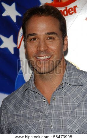HOLLYWOOD - JULY 26: Jeremy Piven at the Premiere Of 