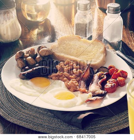 full english breakfast with instagram filter and entire image in focus