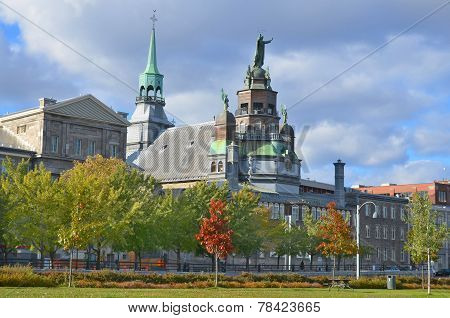 : Notre-Dame-de-Bon-Secours Chapel