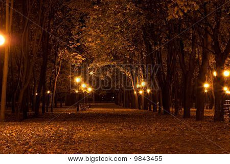Notte autunno vicolo