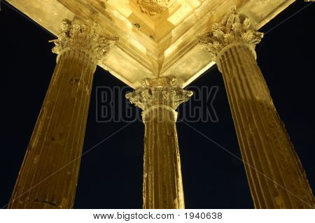 Maison Caree en Nimes, Francia