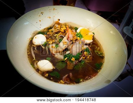 tomyum noodles egg thailand food pik meatball