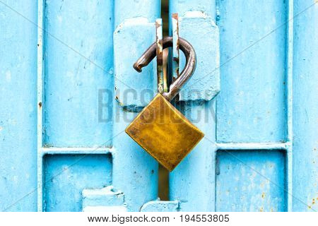 Lock key door stitched in the blue door.