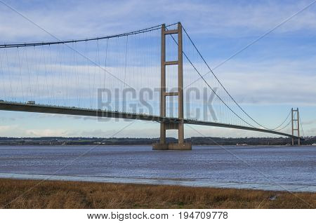 Humber Bridge ,suspension bridge crossing river Humber connecting Immingham with hull, UK