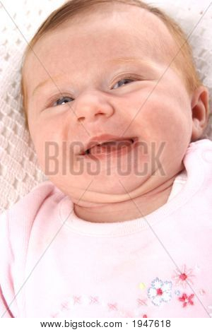 Vastasyntyneen tyttö vaaleanpunainen Chuckling