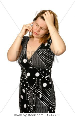  Donna caucasica Distress sul telefono