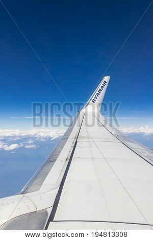 Boeing 737-8As (ryanair) Flights Over European Alps