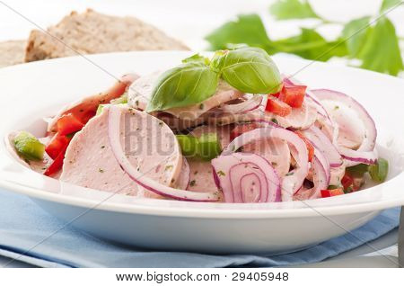 Sałatka Bawarska kiełbasa