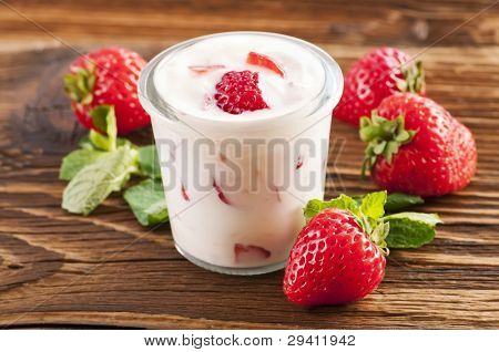Friske jordbær yoghurt