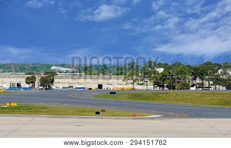 Orlando, Florida.  March 01, 2019. United Airlines Aircraft On Runway Preparing For Departure From T