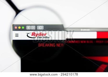 Los Angeles, California, Usa - 8 April 2019: Illustrative Editorial Of Ryder System Website Homepage