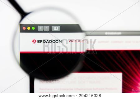 Los Angeles, California, Usa - 8 April 2019: Illustrative Editorial Of Broadcom Website Homepage. Br