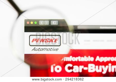 Los Angeles, California, Usa - 8 April 2019: Illustrative Editorial Of Penske Automotive Website Hom