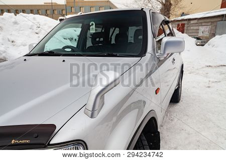 Novosibirsk, Russia - 03.10.2019: Front Fender Mirror View Of Honda Cr-v First Generation In Silver 