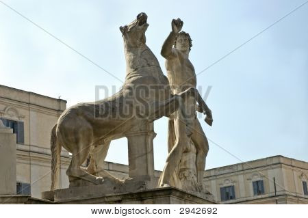 Pferd und römischen Skulptur