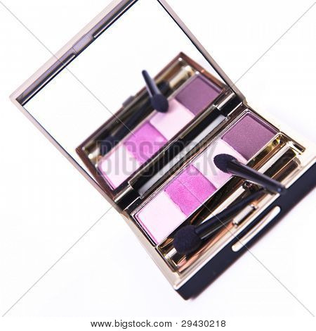 sombras conjunto com pincel sobre fundo branco