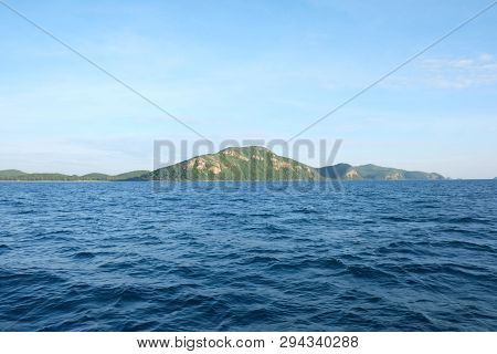 Samaesarn Island In Daytime View And Blue Sky,chong Samaesarn Is A Popular Tourist Destination Thail