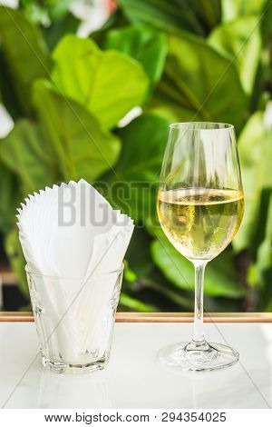 A Glass Of White Wine Chardonnay Sauvignon Blanc Riesling Wine Bar