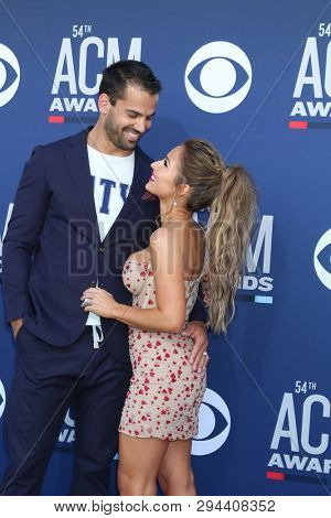 LAS VEGAS - APR 7:  Eric Decker, Jessie James Decker at the 54th Academy of Country Music Awards at the MGM Grand Garden Arena on April 7, 2019 in Las Vegas, NV