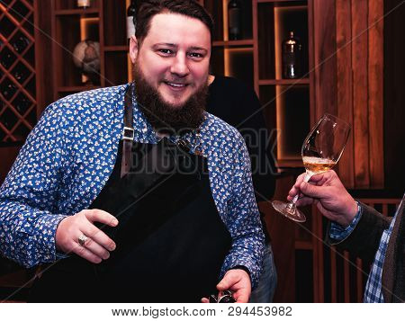 Cavist, Sommelier. Training In School Sommelier. Wine School. Wine Tasting. Tinted