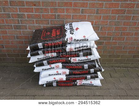 Belgium, Sint Gillis Waas 31 March 2019, 9 Bags Of Garden Soil 40 Liter