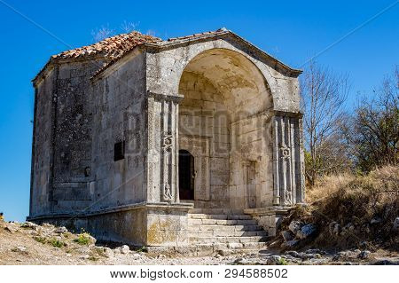 Durbe Of Djanike Khanum (mausoleum Dzhanike-khanym), Daughter Of Golden Horde Khan Tokhtamysh. Ancie