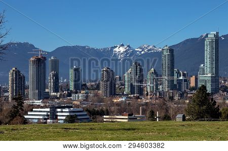 New Residential Area Of  High-rise Buildings In The City Of Burnaby, Construction Site In The Center