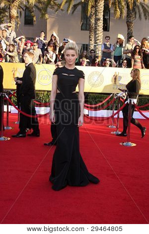 LOS ANGELES - 29 de JAN: Amber Heard chega a 18 anuais Screen Actors Guild Awards no Santuário A