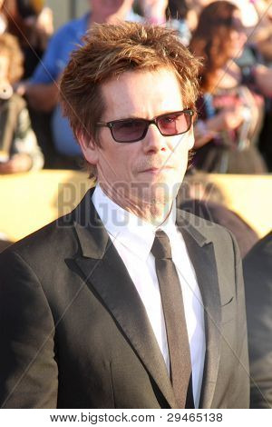 LOS ANGELES - JAN 29: Kevin Bacon ankommer den 18 årlige Screen Actors Guild Awards på Shrine A