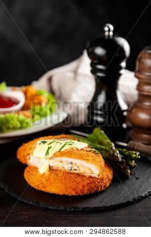 Cordon bleu and chicken nuggets