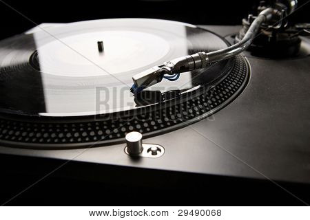 Vinyl Disk Spieler bei Gegenlicht
