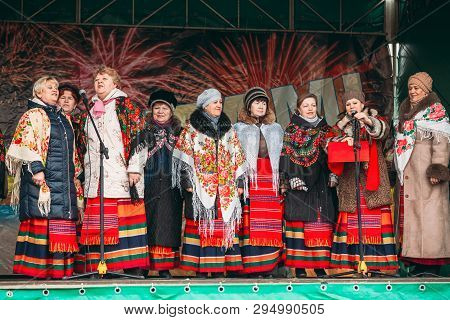 Gomel, Belarus - February 21, 2014: Unknown Women Group In National Clothes At Celebration Of Maslen