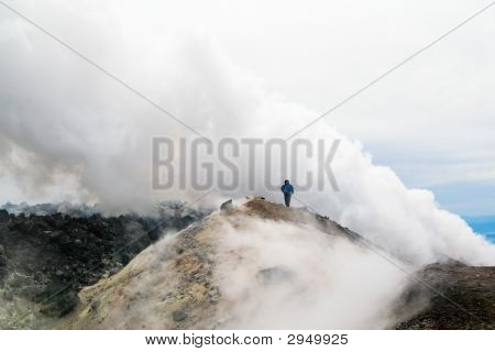 在火山。堪察加半岛