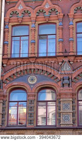 Russia, St Petersburg  30,03,2019 : Fragment Of The Architectural Facade Of The Building On Kolokoln