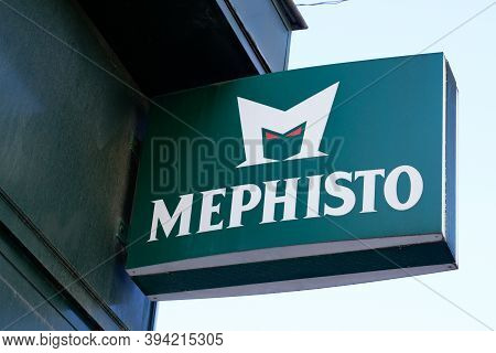 Bordeaux , Aquitaine / France - 11 08 2020 : Mephisto Sign Text And Logo Front Of Shop Shoes Store F