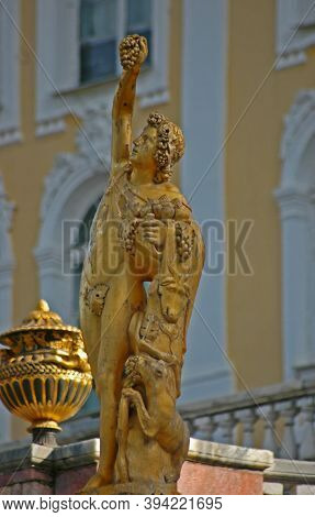 Gold Plated Sculptures By Fountains Grand Cascade In Pertergof, Saint-petersburg, Russia