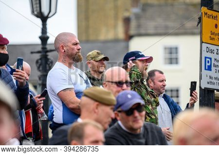 Richmond, North Yorkshire, Uk - June 14, 2020: Angry Counter Protesters Stand Guard In The Marketpla