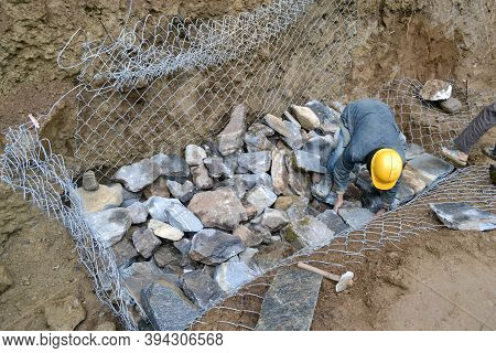 Rudarprayag, Uttarakhand, India, April 26 2014, Labor Working For Kedarnath Reconstruction After Dis