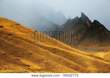 Alpine landskab i Cordiliera Huayhuash, Gennemlæsning, Sydamerika