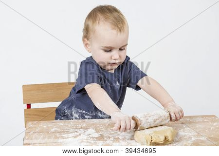 Kind machen Cookies